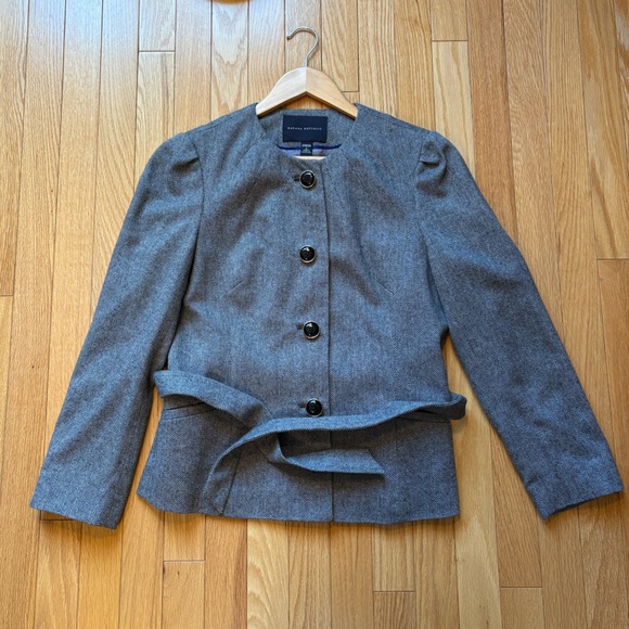 Banana Republic Classic Gray Blazer, size 6, like new, herringbone - Picture 5 of 11